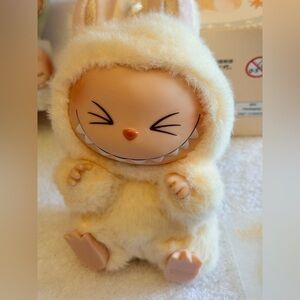 AUTHENTIC-POPMART-LABUBU- Have a seat edition - SISI